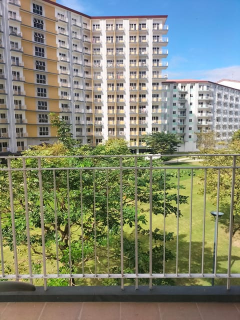 Field Residences Apartment hotel in Las Pinas