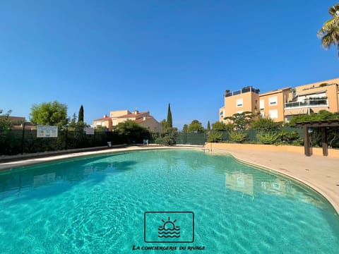 La Frégate - Grand Appartement avec vue sur la mer - Piscine Apartment in Hyères