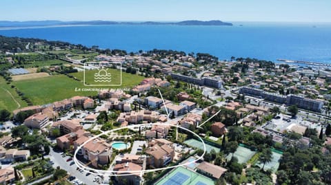 La Frégate - Grand Appartement avec vue sur la mer - Piscine Apartment in Hyères