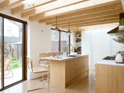 Architectural Digest - 2 bed House in London Borough of Hackney