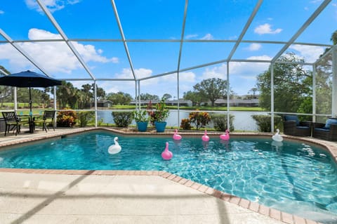 Relax & Play Luxe 3 BR Escape w Pool & Games Maison in Longboat Key