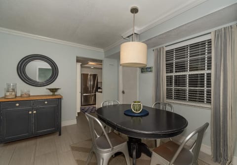 Tastefully decorated Sea Woods Veranda close to Pool & Fitness Room - SV162 House in Edgewater