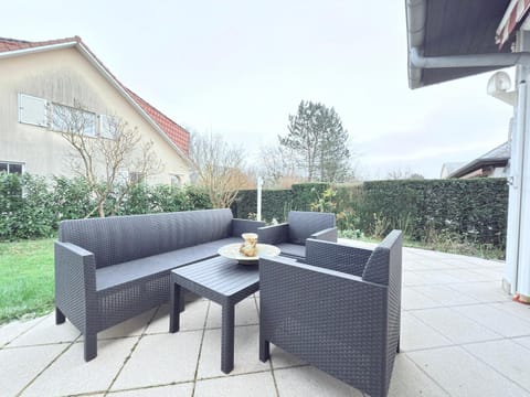 Spacious House w terrace, garden, game, gym&parking-STRA1 Villa in Strassen