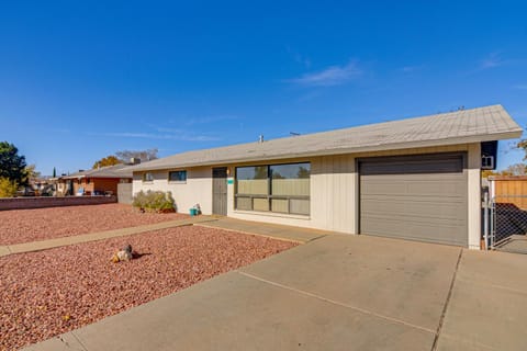 3 Mi to Glen Canyon Dam Home with Fenced Yard House in Page