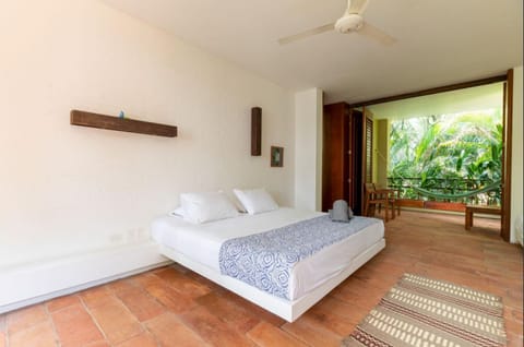 Atonishing 5BR Villa at Mesa de Yeguas House in Cundinamarca, Colombia