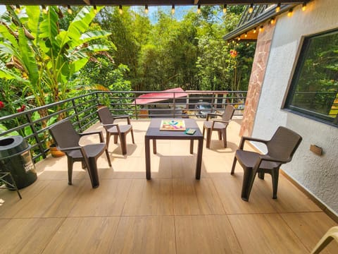 Patio, Day, Garden, Balcony/Terrace, Seating area, Dining area, Garden view