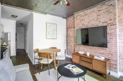 Peaceful 2Bedroom 1Bath Apartment Close to Hudson River Apartment in West Village