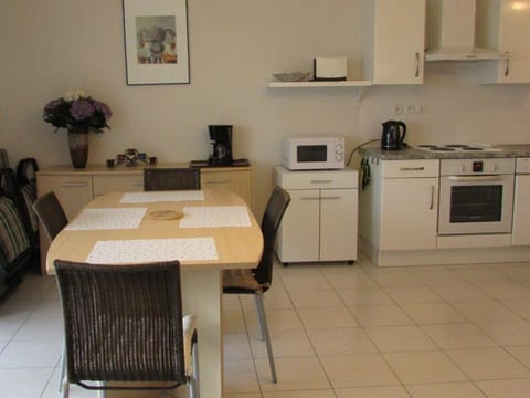 Charmant T2 à Étel avec terrasse, parking et proche plage - FR-1-479-194 Appartement in Étel