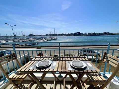 Étel - Appart 42m² - 2 pièces, Wifi, Parking, à 450m du centre et 750m des plages - FR-1-479-196 Apartment in Étel