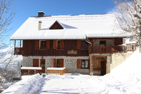 Property building, Facade/entrance, Winter