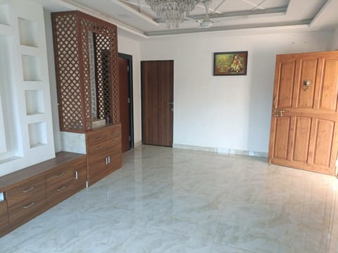 Happy Holiday Home House in Alibag