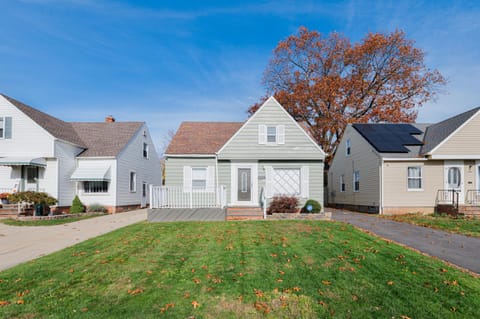 Newly Built Movie Theater Sauna and Game Room Garfield Ht House in Cleveland Heights