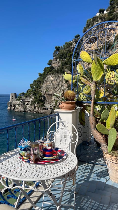 Balcony/Terrace, Seating area, Mountain view, Sea view