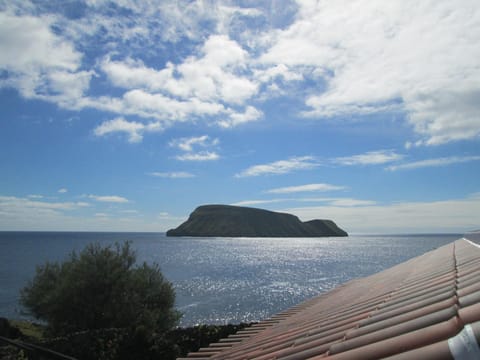 Facade/entrance, Sea view