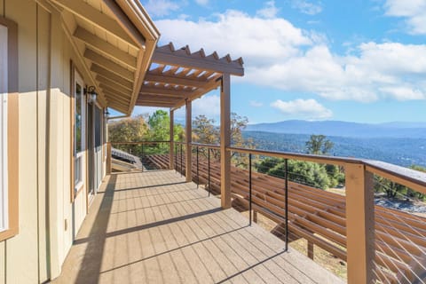 Property building, Day, Natural landscape, View (from property/room), Balcony/Terrace, Mountain view