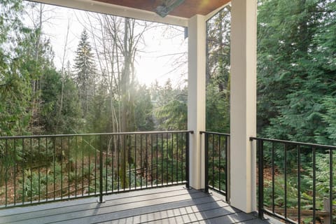 Balcony/Terrace, Garden view