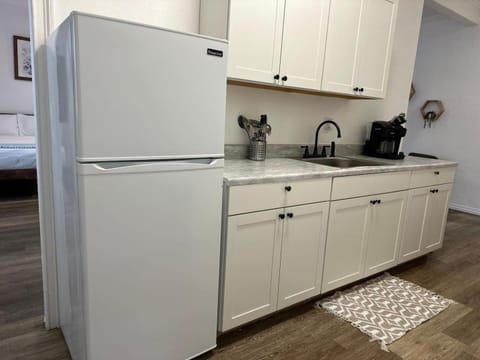 2q Beds Studio Apt With Shared Pool 18 Apartment in Largo