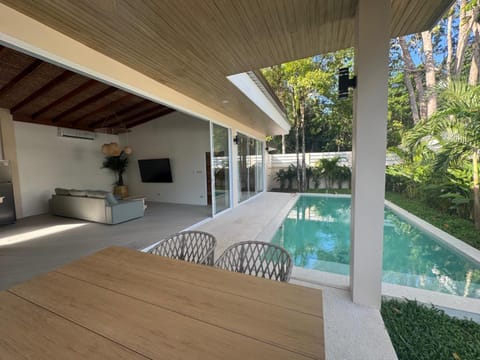 Casa Tropical Luxe Moradia in Ban Tai