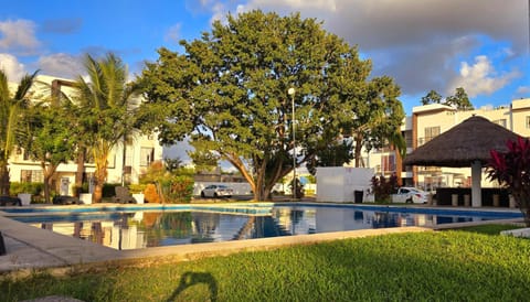 Spring, Day, Garden, Pool view, Swimming pool, Swimming pool