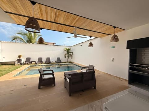 Balcony/Terrace, Swimming pool