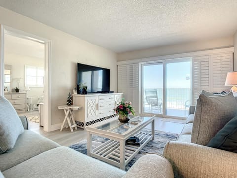 Lovely direct beachfront condo - HA10 Apartment in Edgewater