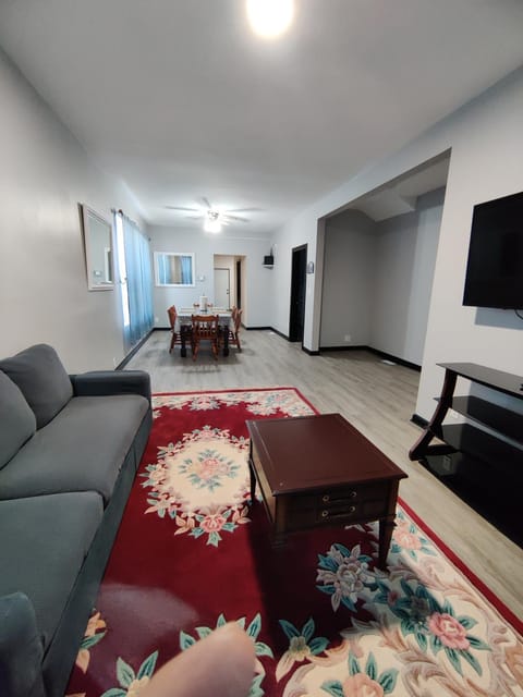 Communal lounge/ TV room, Dining area