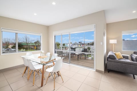 Balcony/Terrace, Dining area