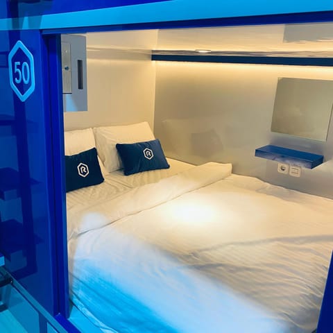 Rosalyne Sleepbox DENPASAR Capsule hotel in Denpasar