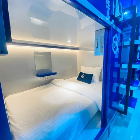 Rosalyne Sleepbox DENPASAR Capsule hotel in Denpasar