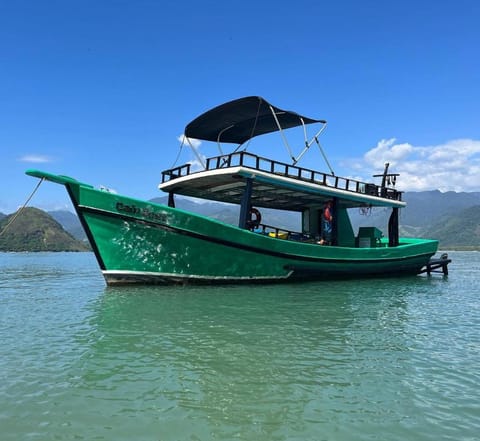 Barco Caipboat Docked boat in Paraty