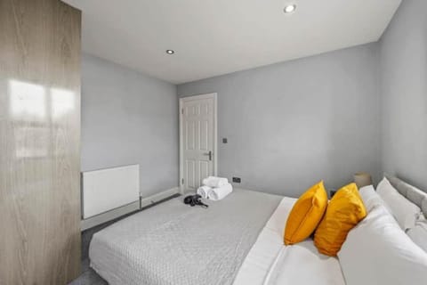 BridgeCity SPACIOUS 1Bed Studio Apartment Maidstone w free Parking Apartamento in Maidstone