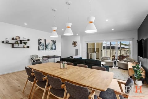 Stylish Home with Rumpus Room House in Cowes