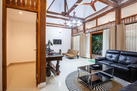 2-Bedrooms Villa Dalem Ksatrian Sleman Country Inn Yogyakarta Near Merapi Mountain Villa in Special Region of Yogyakarta