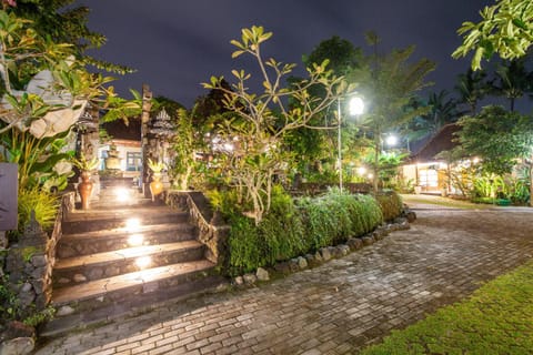 2-Bedrooms Villa Dalem Ksatrian Sleman Country Inn Yogyakarta Near Merapi Mountain Villa in Special Region of Yogyakarta