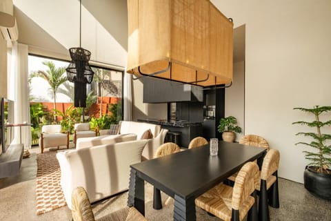 TV and multimedia, Living room, Seating area, Dining area, kitchen, kitchen
