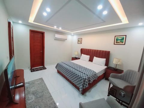 Perfect hideout 1 bed luxury condo in Bahria Town lahore Apartment in Lahore