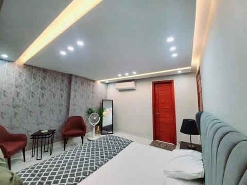 Perfect hideout 1 bed luxury condo in Bahria Town lahore Apartment in Lahore