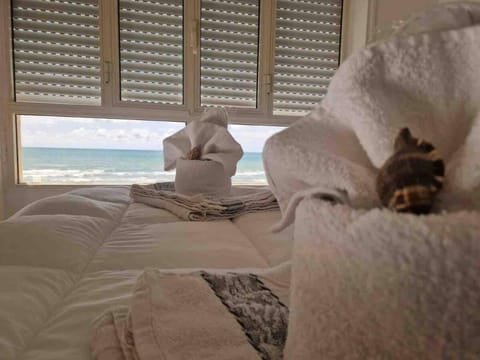 Bed, Natural landscape, Photo of the whole room, Bedroom, Sea view