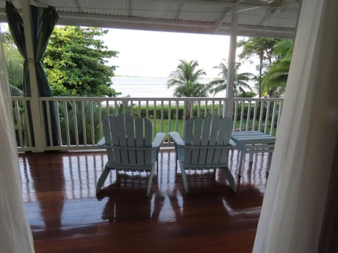 Sand Dollar Beach Bed & Breakfast Alojamiento y desayuno in Bocas del Toro Province