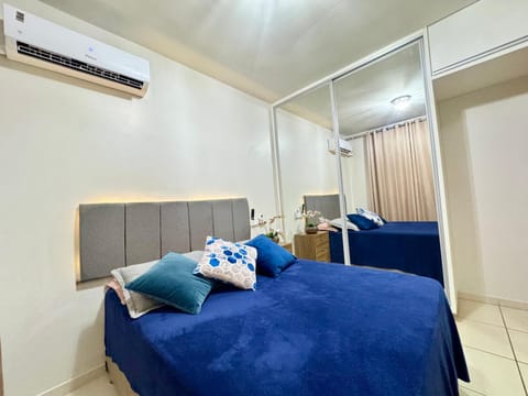 Bed, TV and multimedia, Photo of the whole room, Bedroom, air conditioner