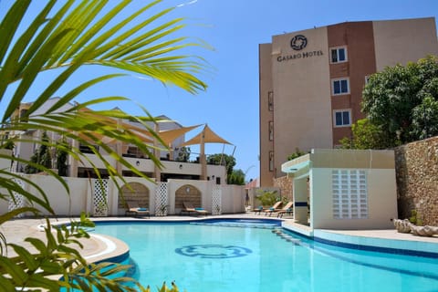 Facade/entrance, Swimming pool