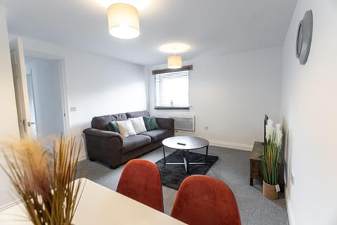 Contractors - Spacious - Long Stays Apartment in Swindon