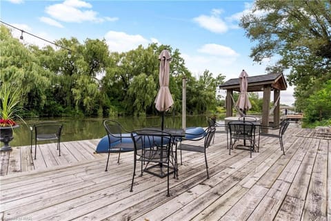 Patio, View (from property/room), Balcony/Terrace, Canoeing