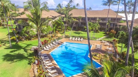 "Bay Watch" at Lae Nani 335- 2 Bedroom Ocean View Condo with AC House in Wailua