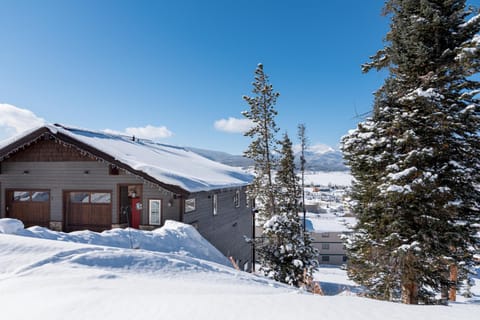 Property building, Winter, Mountain view