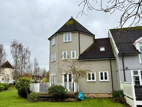 Property building, Spring, Garden, Garden view