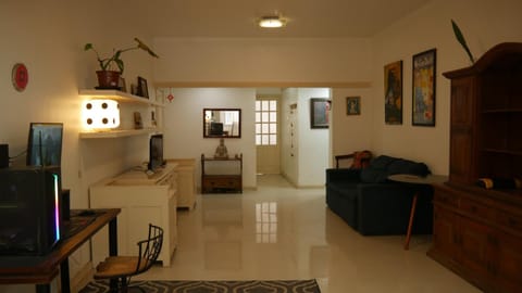 Apartamento espaçoso em Laranjeiras Apartment in Santa Teresa