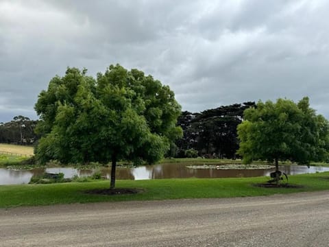 Hubbard Road House in Yarra Glen