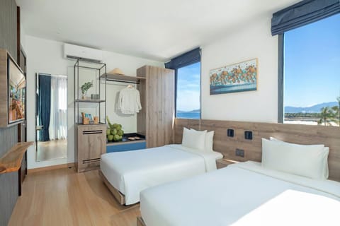 Bed, TV and multimedia, Photo of the whole room, Bedroom, Sea view