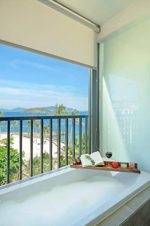 Day, Bathroom, Sea view, Bath